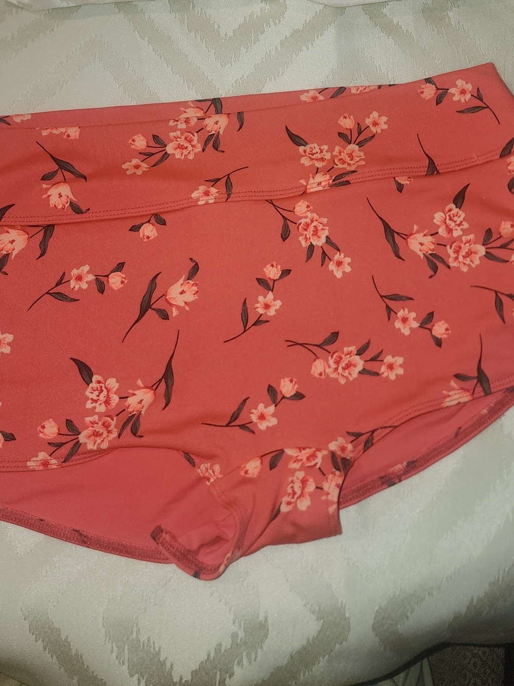 Victoria's Secret Coral Floral (GYM TO SWIM) SHORTIE